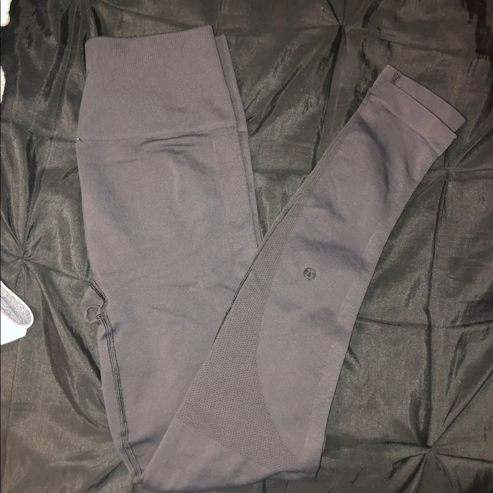 3 pairs LULULEMON ATHLETICA LEGGINGS/FLARE BOTTOMS